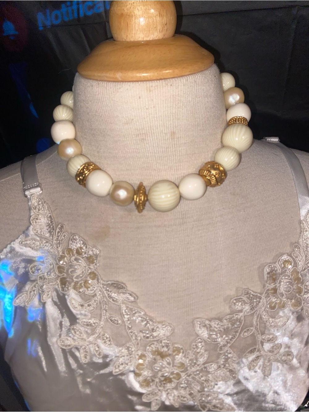 GIVENCHY Vintage Choker